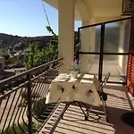 With Parking Space Kanica, - 11818 Apartamento