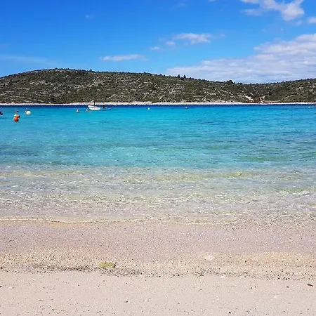 With Parking Space Kanica, - 11818 아파트 *