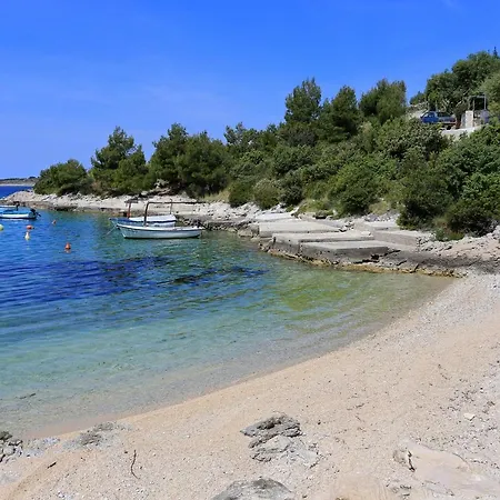 With Parking Space Kanica, - 11818 아파트