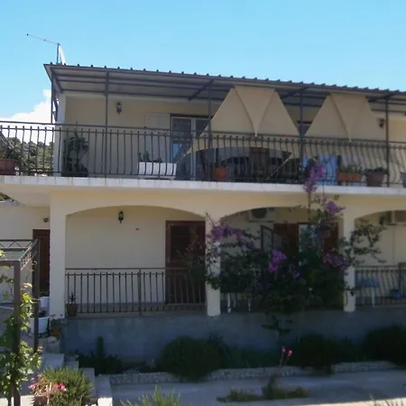 아파트 With Parking Space Kanica, - 11818 *