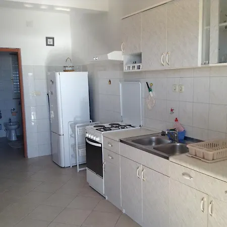 아파트 With Parking Space Kanica, - 11818 로고즈니차