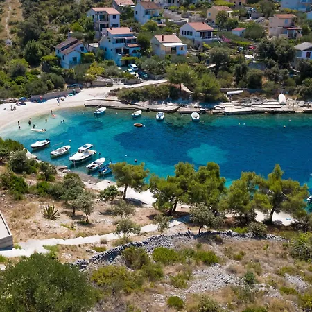 With Parking Space Kanica, - 11818 아파트