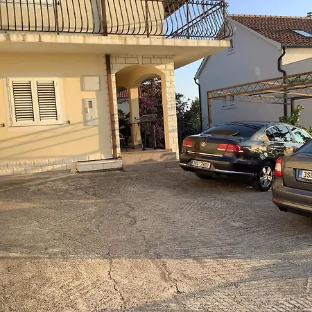 With Parking Space Kanica, - 11818 Apartment